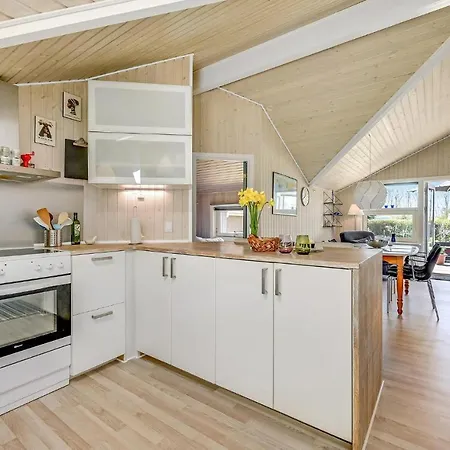 Dom wakacyjny Awesome In With Kitchen